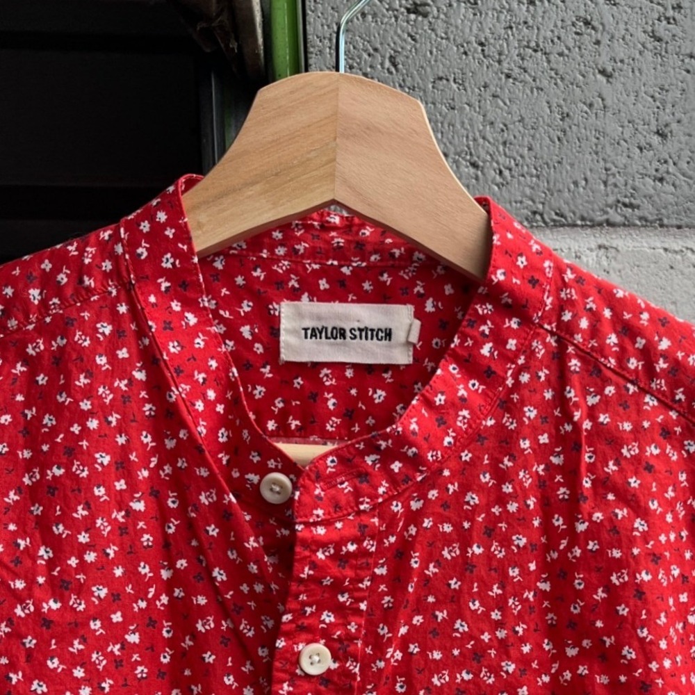 Taylor Stitch Mens Red Floral Organic Cotton Band Collar Short Sleeve Shirt 38